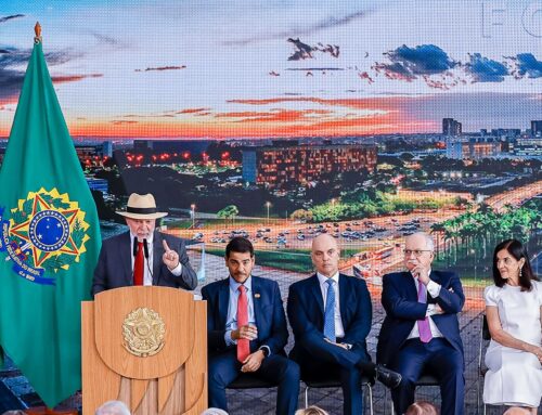 LULA:  “DEMOCRACIA PRECISA SER CUIDADA”